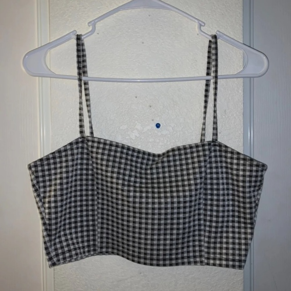 Black and white checkered crop top tank